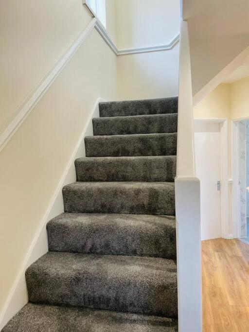 Superb And Comfortable 3Bd Home In Dagenham Exteriör bild