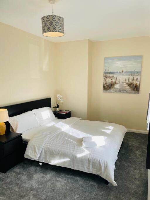 Superb And Comfortable 3Bd Home In Dagenham Exteriör bild