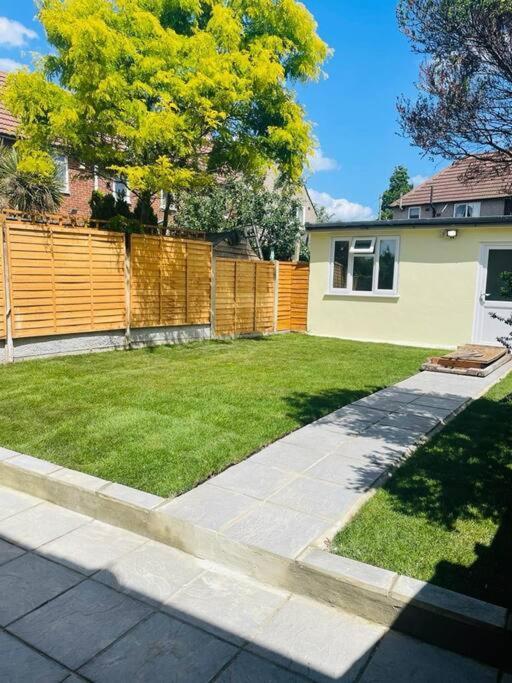Superb And Comfortable 3Bd Home In Dagenham Exteriör bild