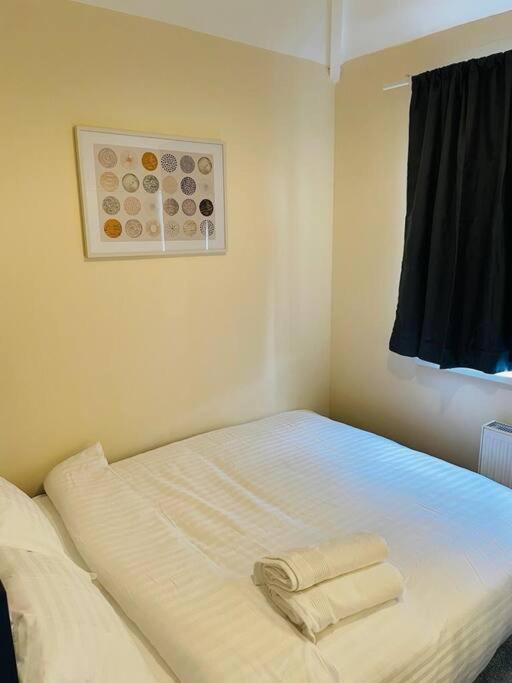 Superb And Comfortable 3Bd Home In Dagenham Exteriör bild