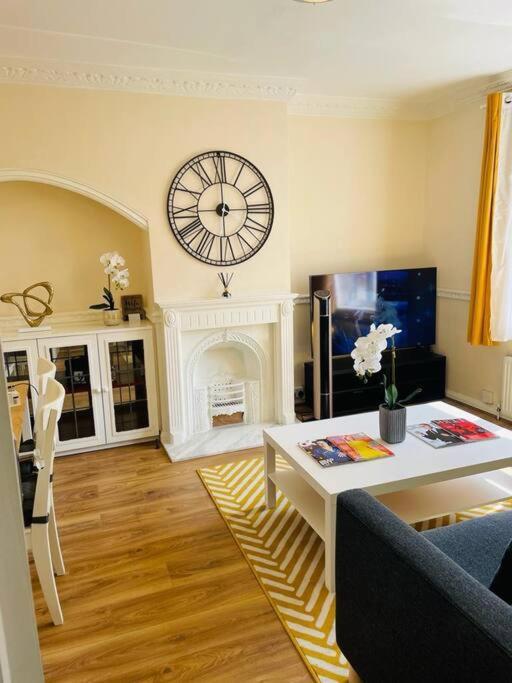 Superb And Comfortable 3Bd Home In Dagenham Exteriör bild