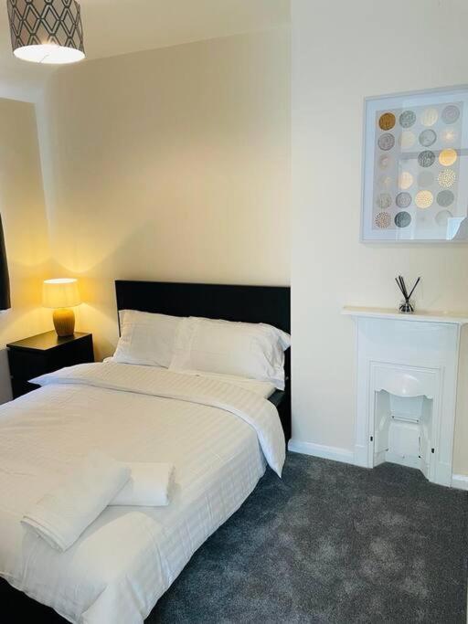 Superb And Comfortable 3Bd Home In Dagenham Exteriör bild