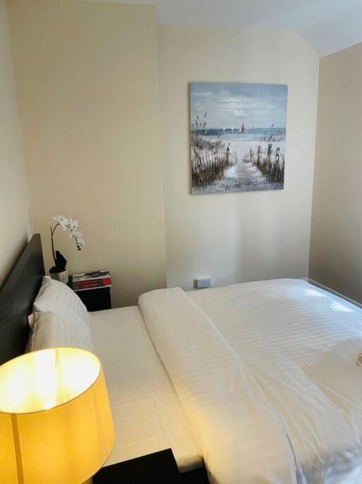 Superb And Comfortable 3Bd Home In Dagenham Exteriör bild