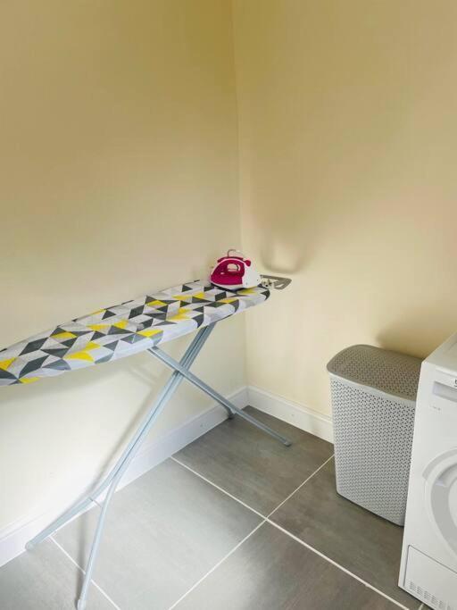 Superb And Comfortable 3Bd Home In Dagenham Exteriör bild
